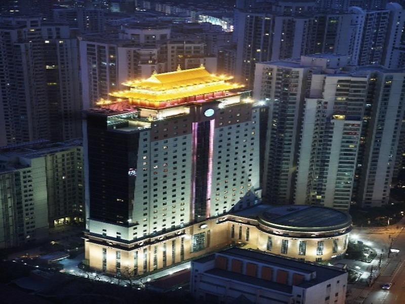 Hotel Courtyard By Marriott Xujiahui 4*