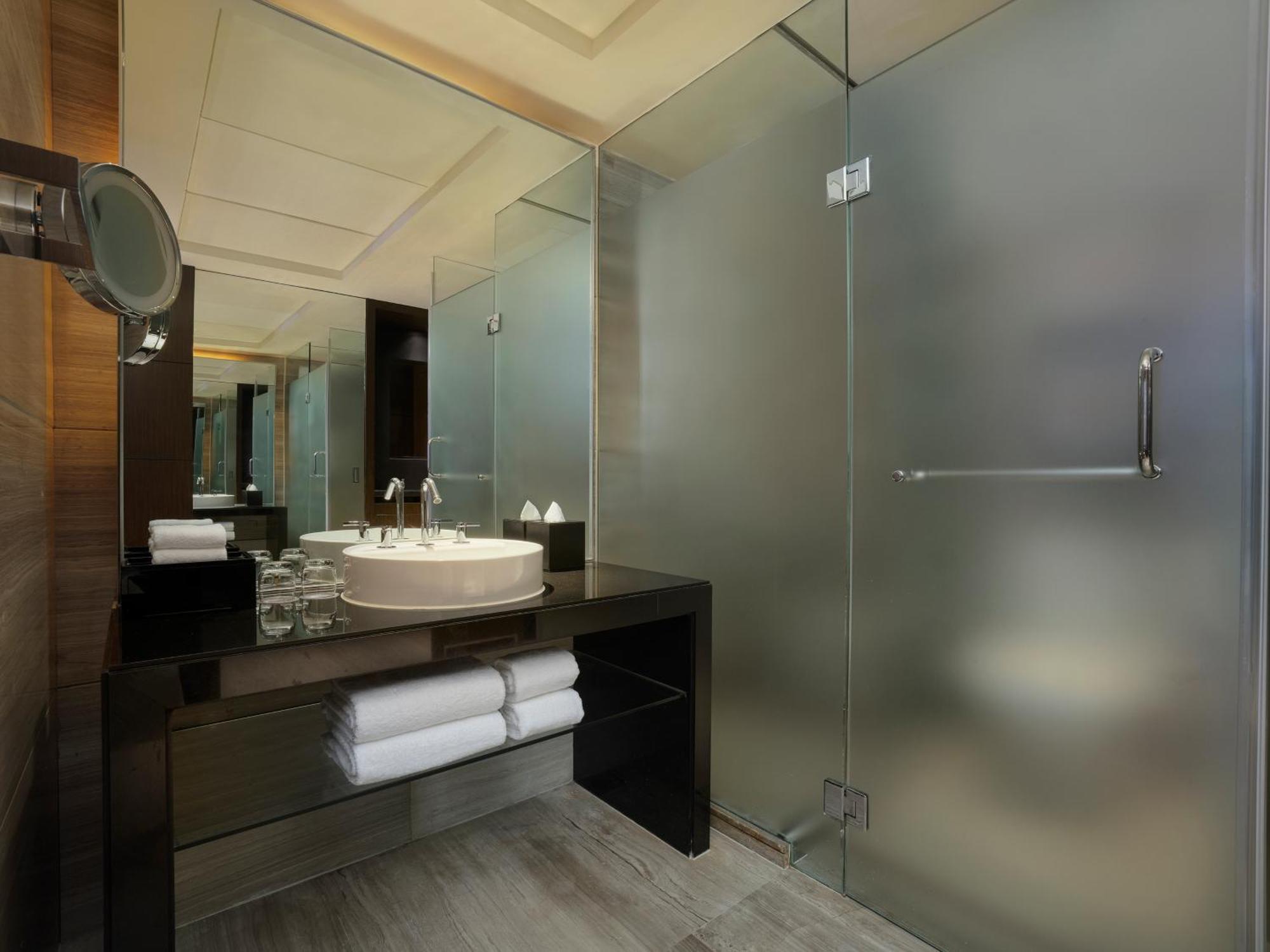 Courtyard By Marriott Xujiahui Hotel Shanghai