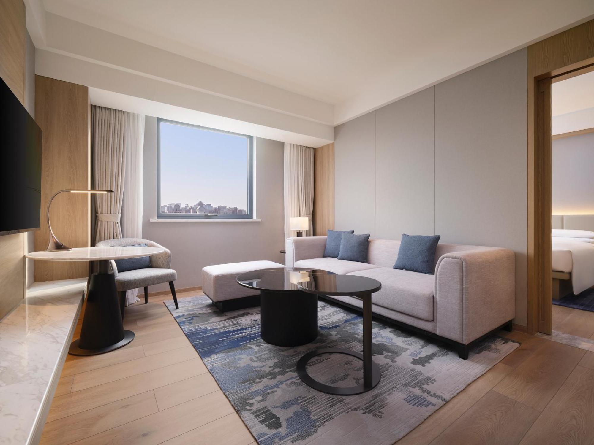 Courtyard By Marriott Xujiahui Hotel 4*
