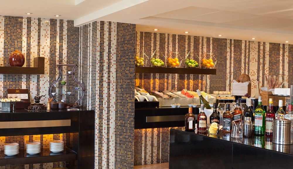 Courtyard By Marriott Xujiahui Hotel 4*