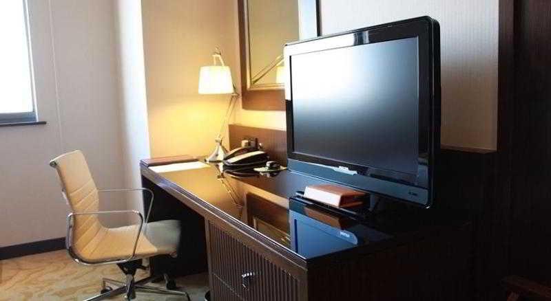 Courtyard By Marriott Xujiahui Hotel 4*