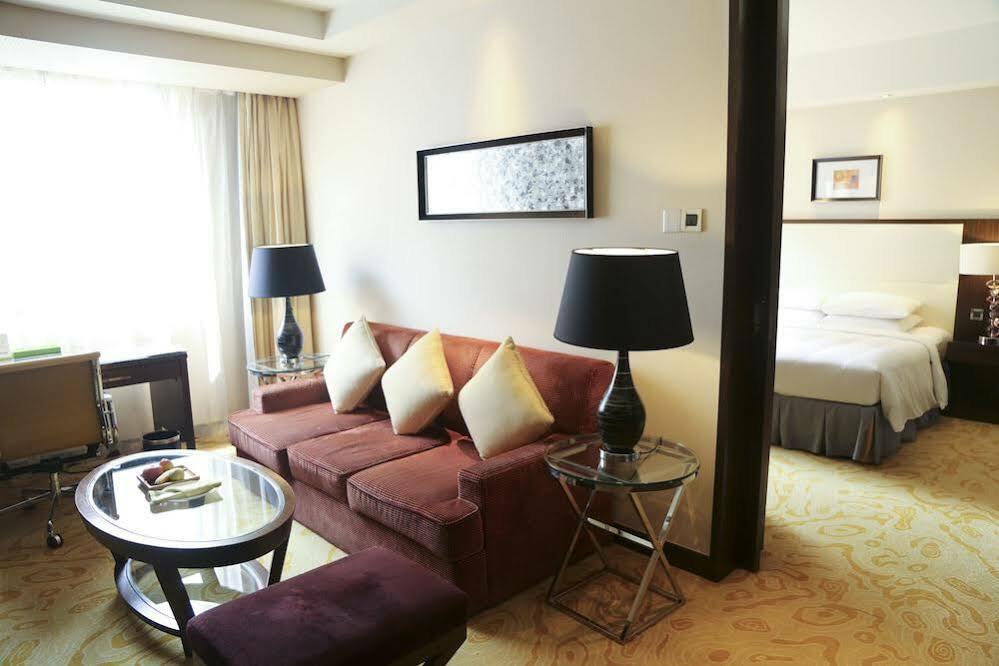 Courtyard By Marriott Xujiahui Hotel Shanghai