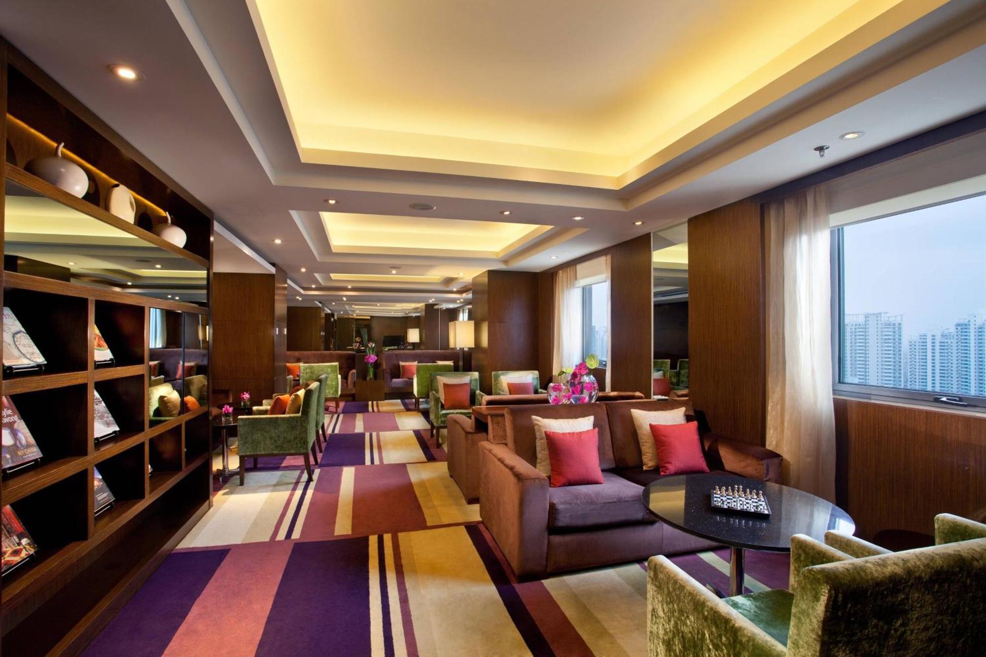 Courtyard By Marriott Xujiahui Hotel 4*